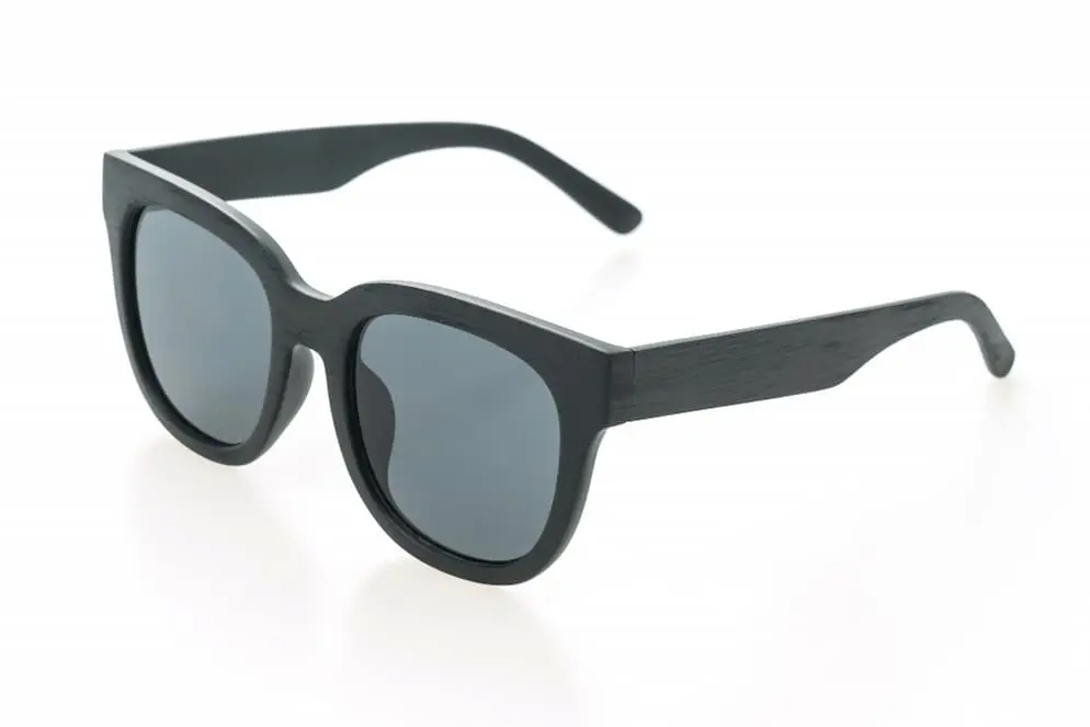 Eco-Friendly Matte Black Wooden Sunglasses – Polarized UV Protection Square matte black wooden sunglasses with polarized dark lenses